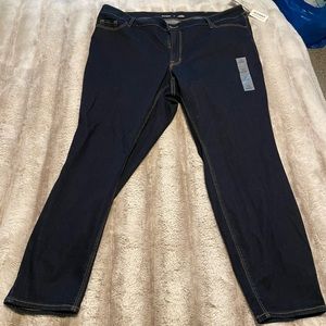 Old Navy Mid-rise Rockstar Super Skinny Jeans - dark blue. Size 22.